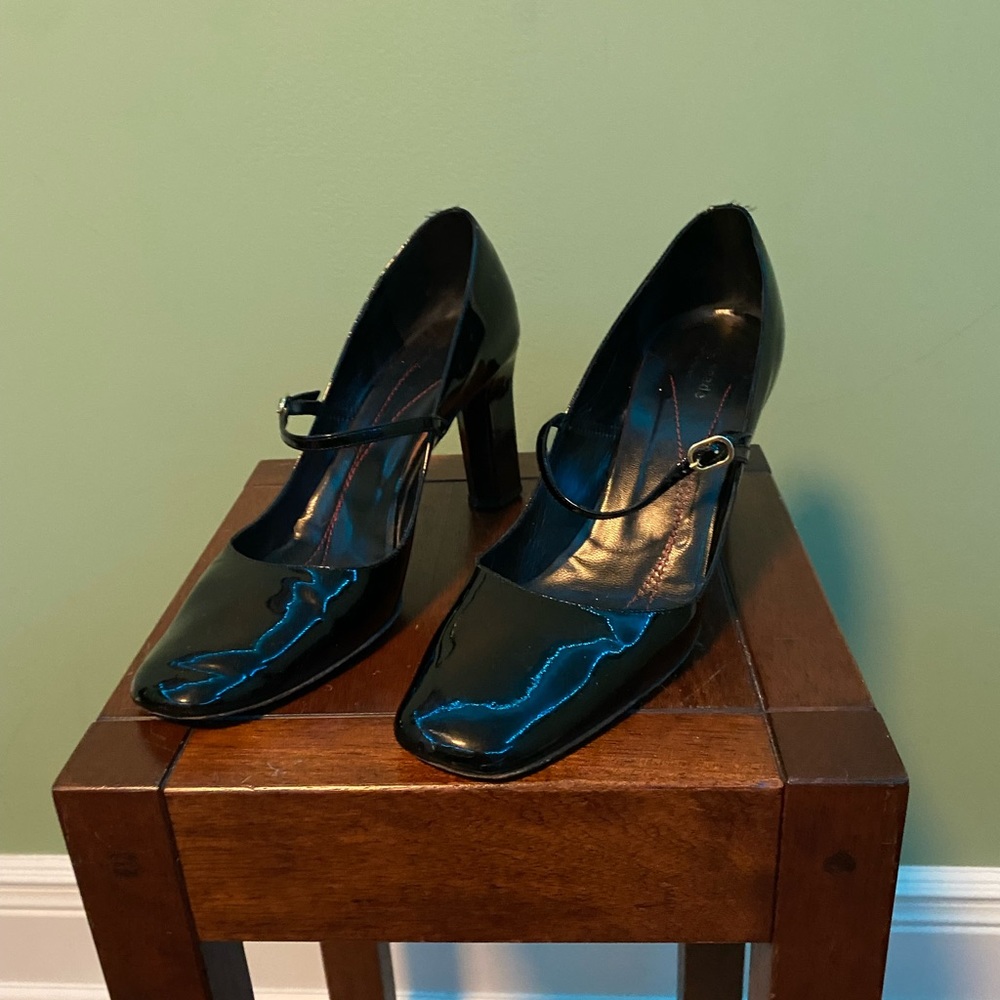 Black Kate Spade Heel